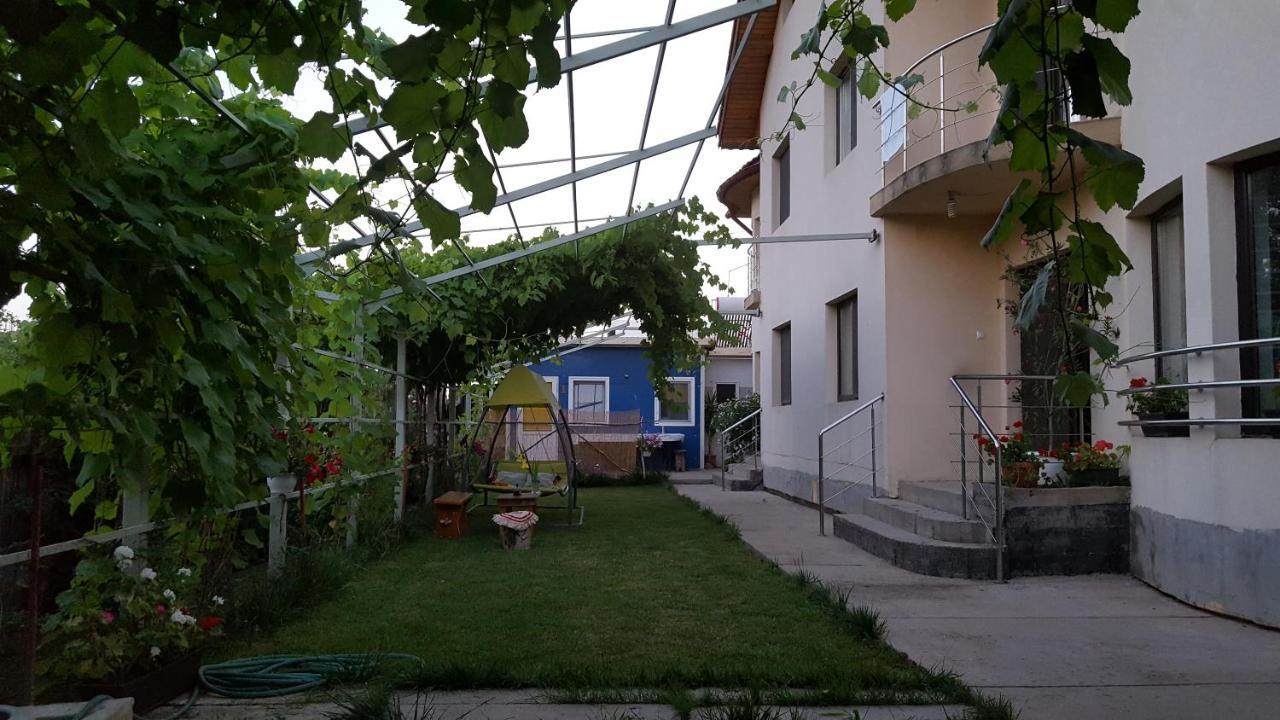 Camera La Vila Constanta Bagian luar foto